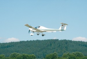 Ultraleicht-Flugzeug startet vom Flugplatz Trier-Föhren